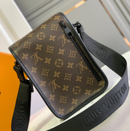 Louis Vuitton Archy Messenger PM Bag 88062 - Image 3