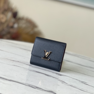 Louis Vuitton Capucines Mini Wallet - Black 56282