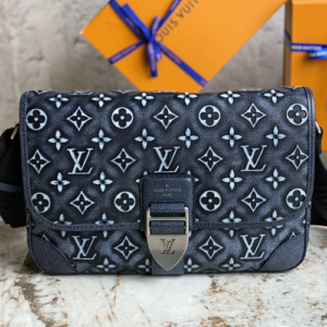 Louis Vuitton ARCHY Medium Messenger Bag for Men - Blue 36106