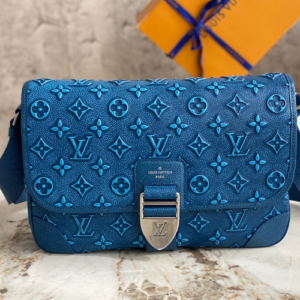 Louis Vuitton ARCHY Medium Messenger Bag for Men - Blue 98944