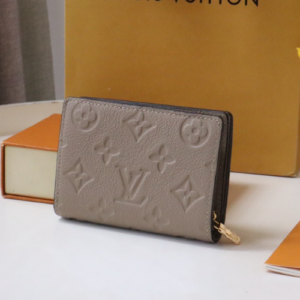 Louis Vuitton's Signature Monogram Motif Cléa Wallet - Skin 30649