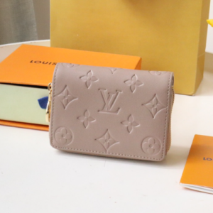 Louis Vuitton Lou Coussin Wallet - Cream 33188