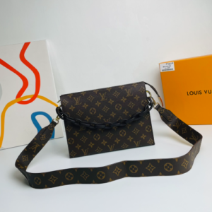 Louis Vuitton Thick Chain Design Shoulder Messenger Bag 98435