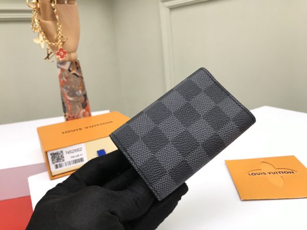 Louis Vuitton Damier Graphite 6 Key Case - Gray 46461 - Image 2