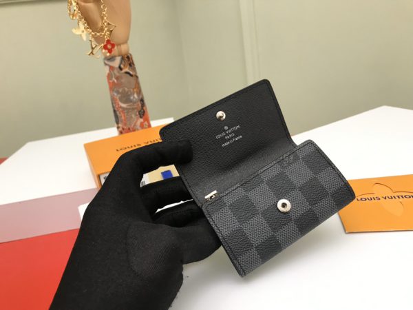 Louis Vuitton Damier Graphite 6 Key Case - Gray 46461 - Image 4