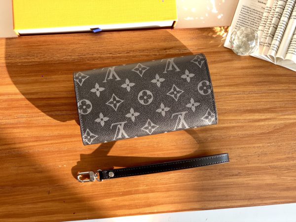 Louis Vuitton Damier Graphite Kasai Clutch 73781 - Image 5