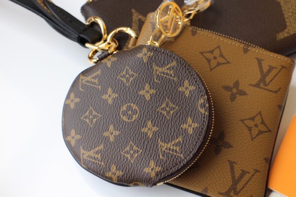Louis Vuitton Three-Piece Monogram Canvas Handbag 17738 - Image 4