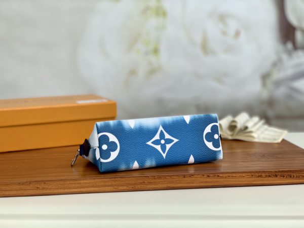 Louis Vuitton Escale Cosmetic Pouch - Blue 90526 - Image 3