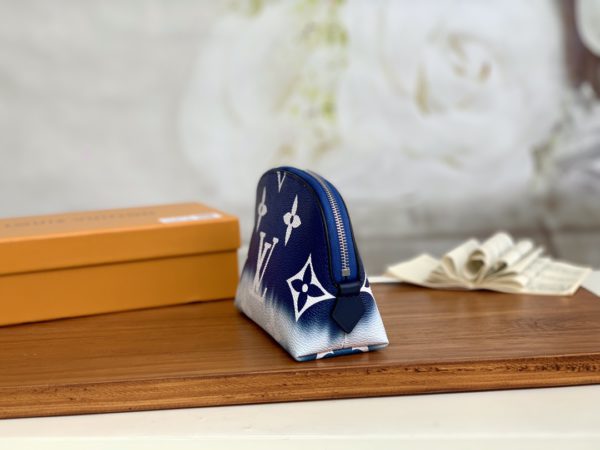 Louis Vuitton Escale Cosmetic Pouch - Blue 90526 - Image 4