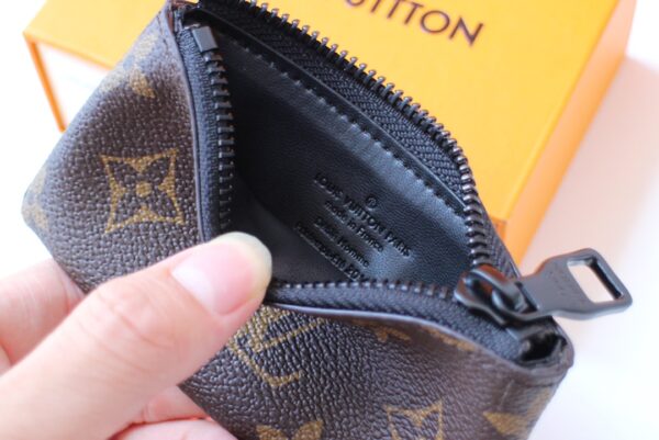 Louis Vuitton Coin Card Holder 23731 - Image 2