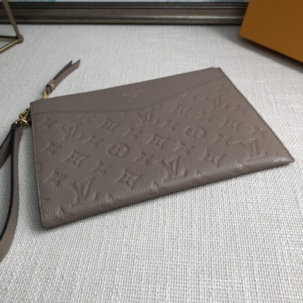 Louis Vuitton Mélanie Medium Clutch - Apricot 16253 - Image 4