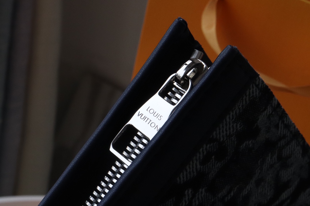 Louis Vuitton Pochette Voyage Brazza Wallet - Black 83880 - Image 2