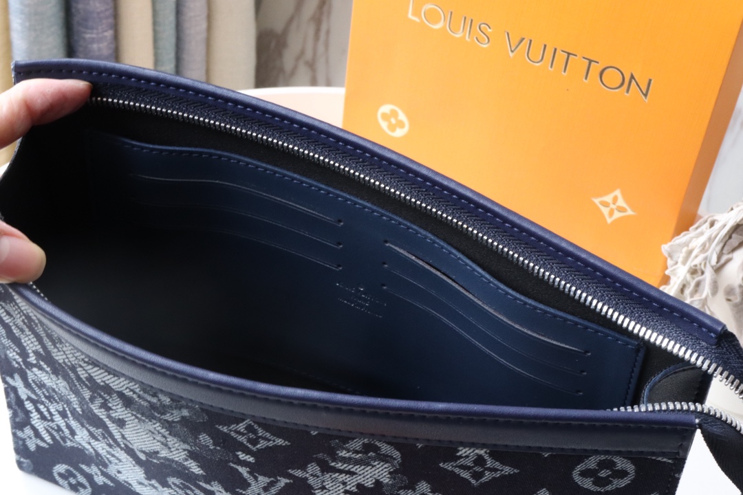 Louis Vuitton Pochette Voyage Brazza Wallet - Black 83880 - Image 4