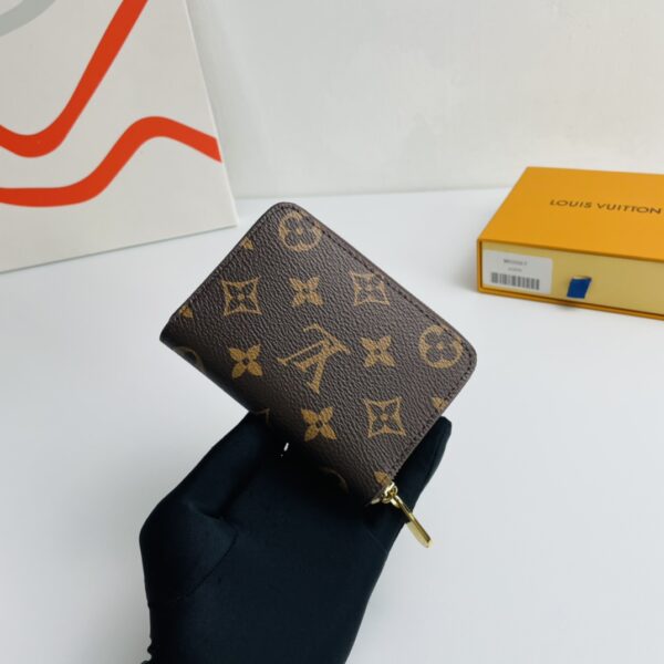 Louis Vuitton Zipped Coin Purse - Brown 22408 - Image 5