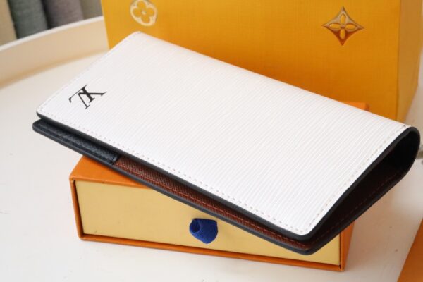 Louis Vuitton Brazza Wallet - White 33883 - Image 4