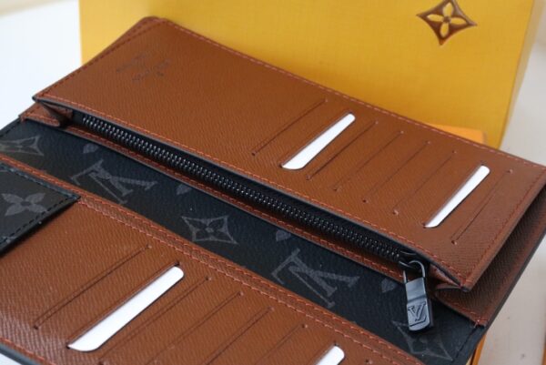 Louis Vuitton Brazza Wallet - White 33883 - Image 2