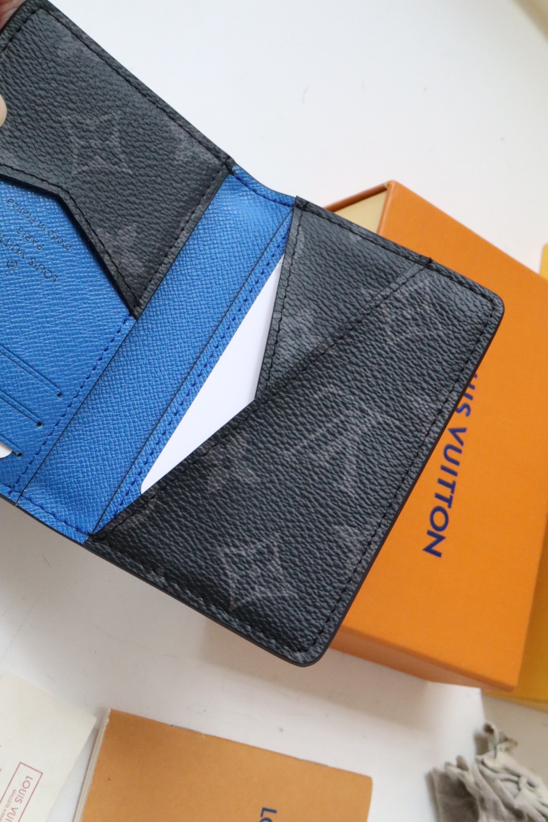 Louis Vuitton Pocket Universal Wallet - Black 59364 - Image 2