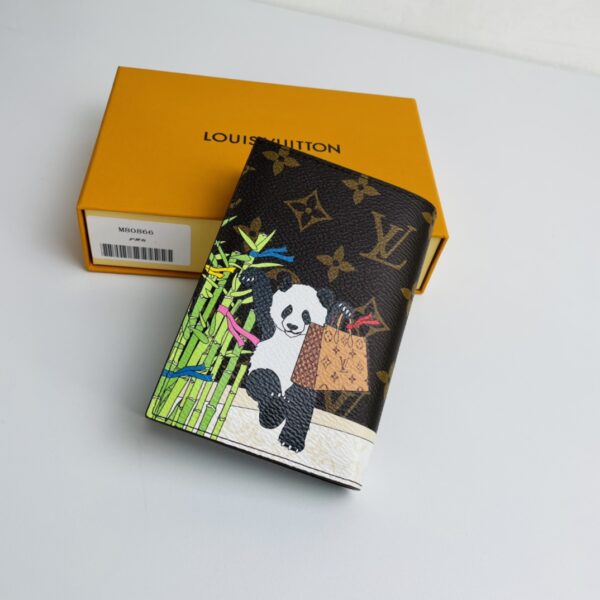 Louis Vuitton Monogram Canvas Passport Holder 35716 - Image 5