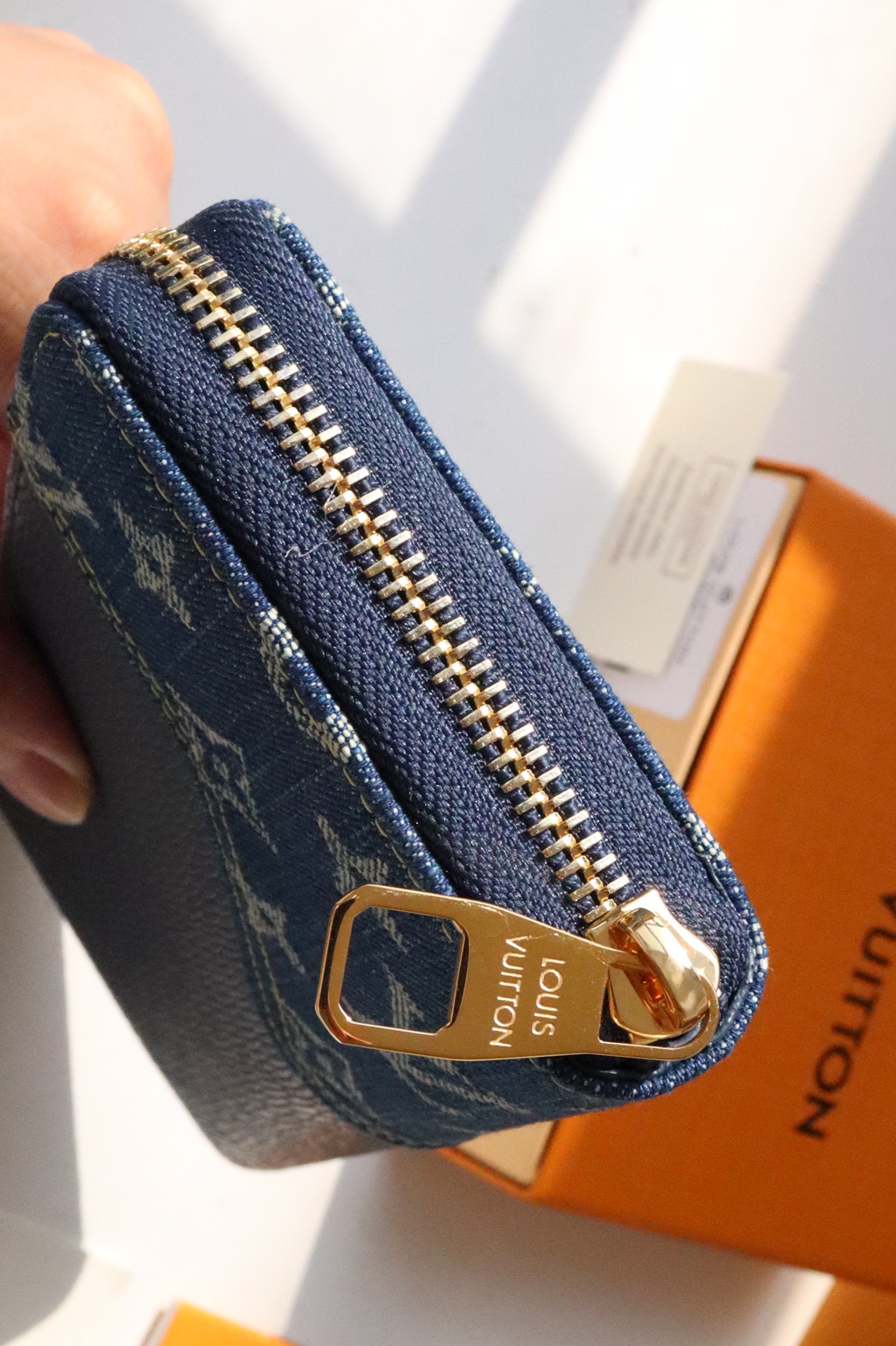 Louis Vuitton New Zippy Vertical Wallet - Blue 96886 - Image 4