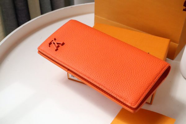 Louis Vuitton New Aerogram Brazza Wallet - Orange 26284 - Image 4