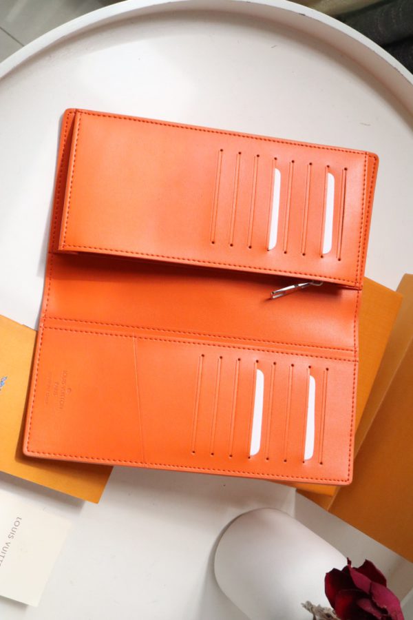 Louis Vuitton New Aerogram Brazza Wallet - Orange 26284 - Image 3