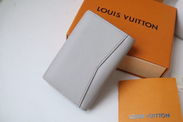 Louis Vuitton Multi-Purpose Pocket Wallet - Gray 43568 - Image 5