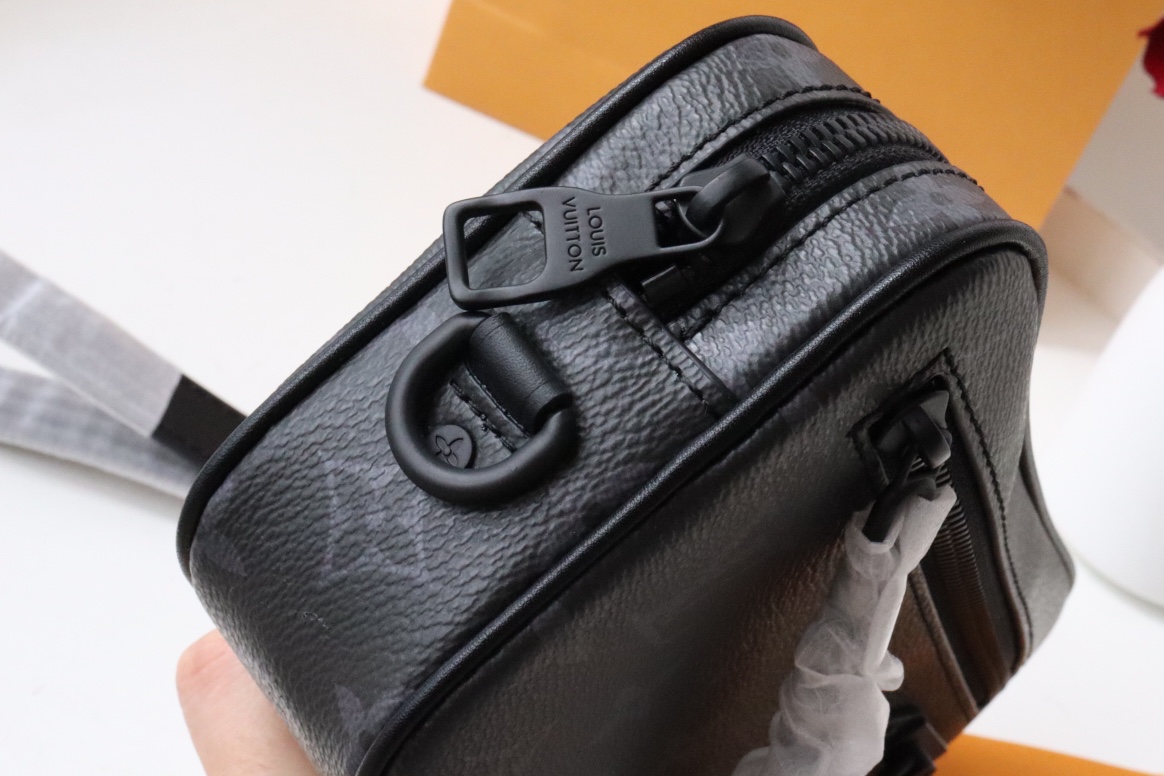 Louis Vuitton Pochette Volga Monogram Canvas - Black 79266 - Image 3