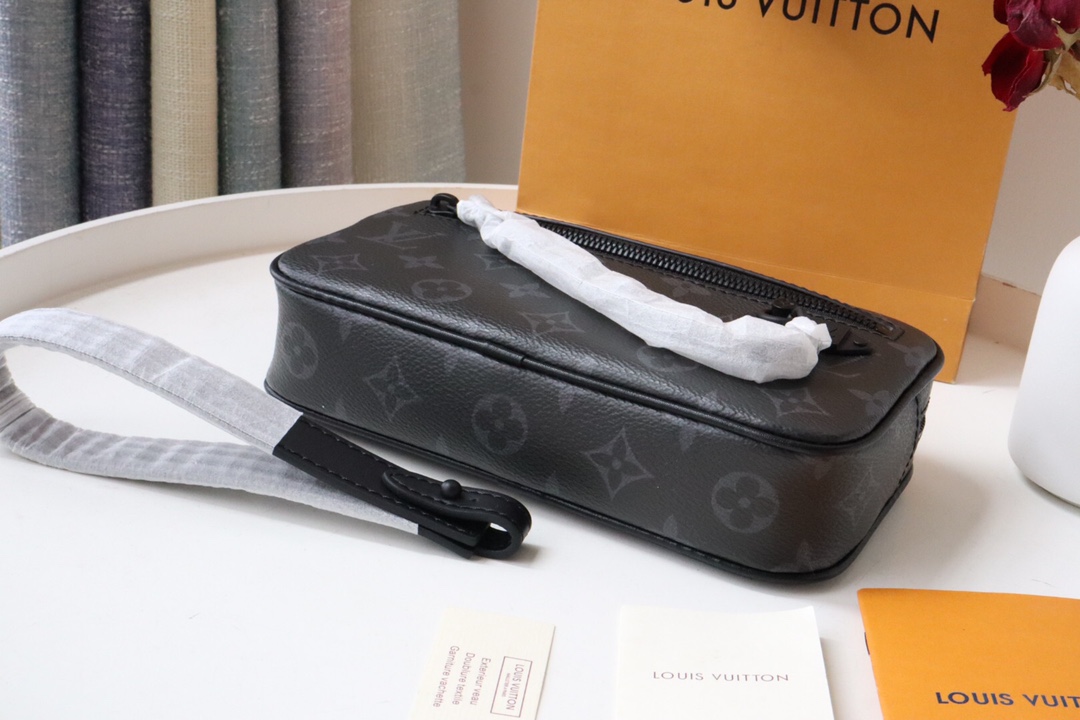 Louis Vuitton Pochette Volga Monogram Canvas - Black 79266 - Image 4