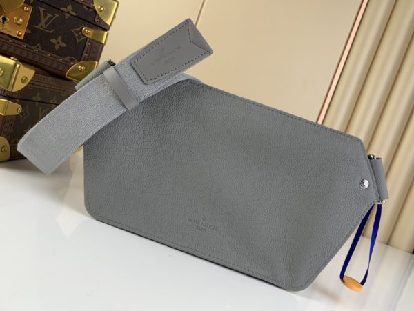 Louis Vuitton Aerogram Shoulder Bag - Gray 47766 - Image 4