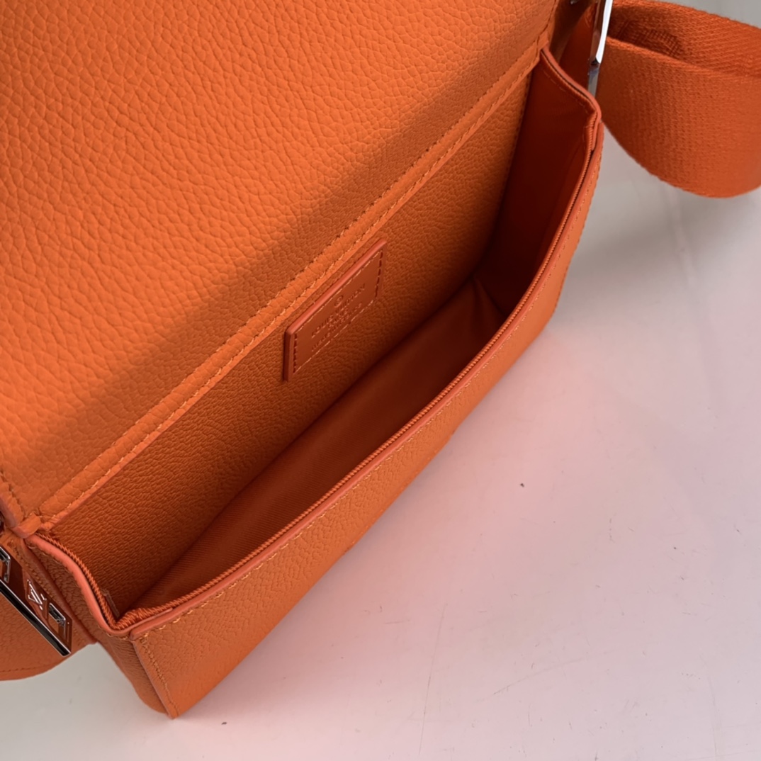Louis Vuitton Aerogram Shoulder Bag - Orange 11011 - Image 2
