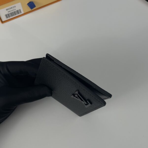 Louis Vuitton Aerogram Multiple Wallet - Black 96677 - Image 4