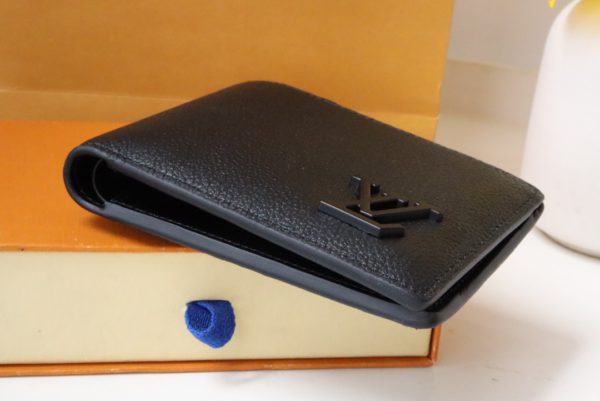 Louis Vuitton Aerogram Multiple Wallet - Black 65400 - Image 4