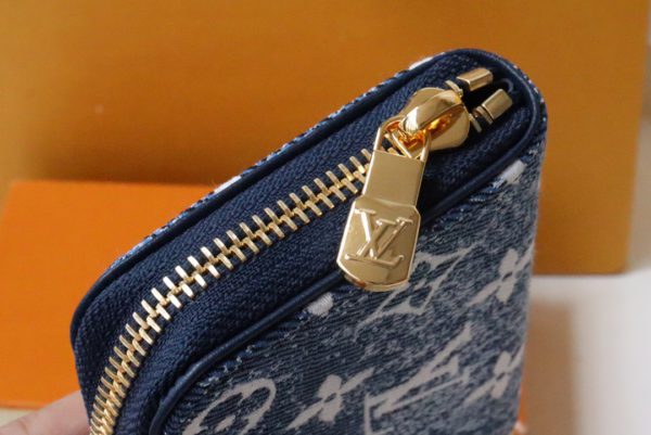 Louis Vuitton Monogram Jacquard Zipper Coin Purse - Blue 18918 - Image 4