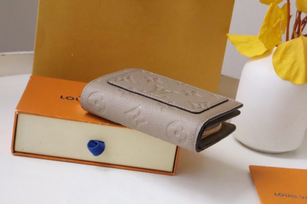 Louis Vuitton's Signature Monogram Motif Cléa Wallet - Skin 30649 - Image 5