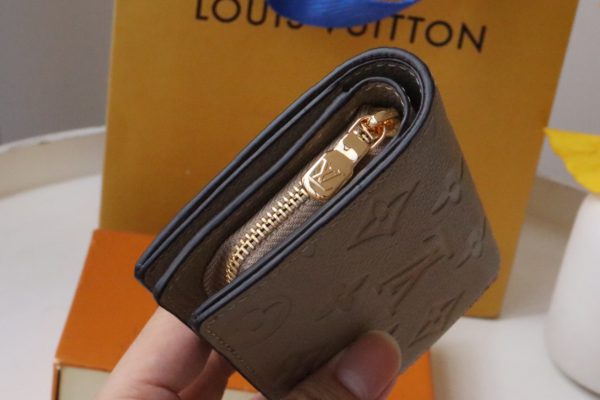 Louis Vuitton's Signature Monogram Motif Cléa Wallet - Skin 30649 - Image 4