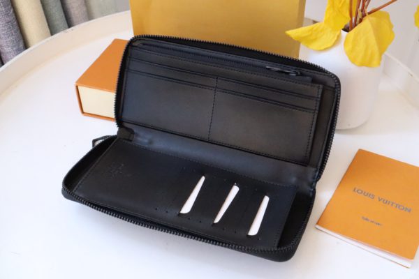 Louis Vuitton Aerogram Leather Zipper Wallet - Black 14330 - Image 3