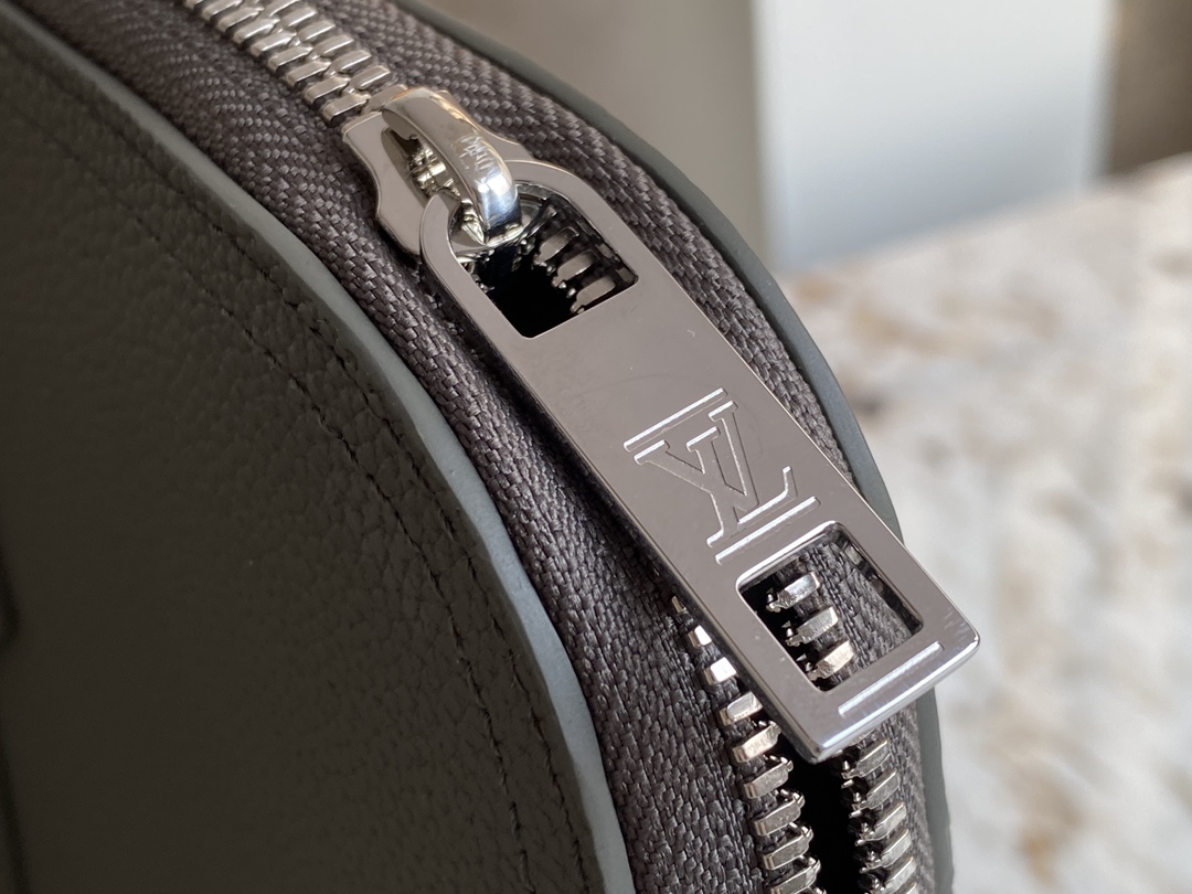 Louis Vuitton Armand Small Briefcase Bag - Gray 68231 - Image 2