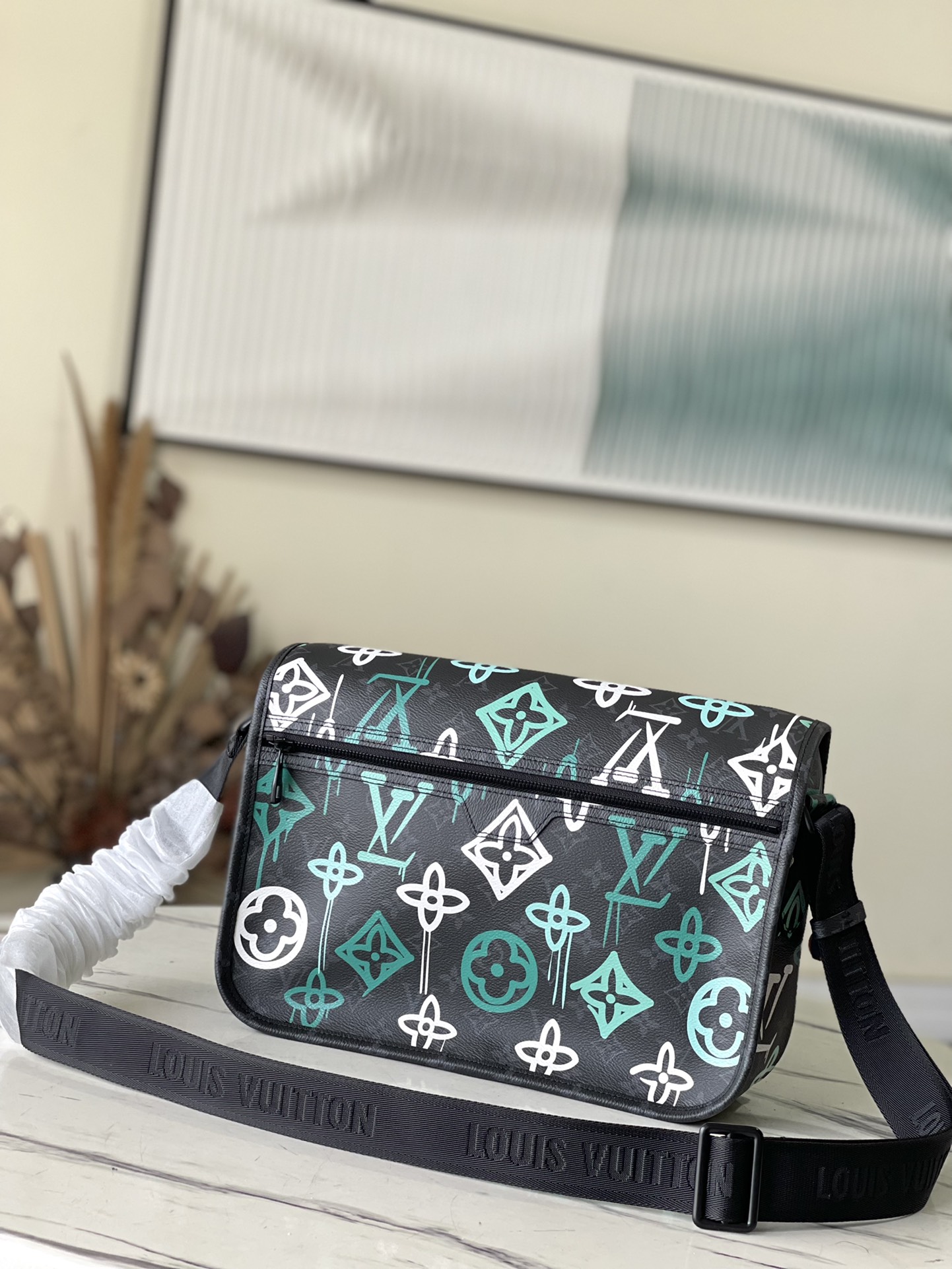 Louis Vuitton Archy Medium Messenger Bag 98032 - Image 4