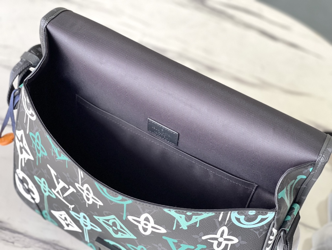 Louis Vuitton Archy Medium Messenger Bag 98032 - Image 2