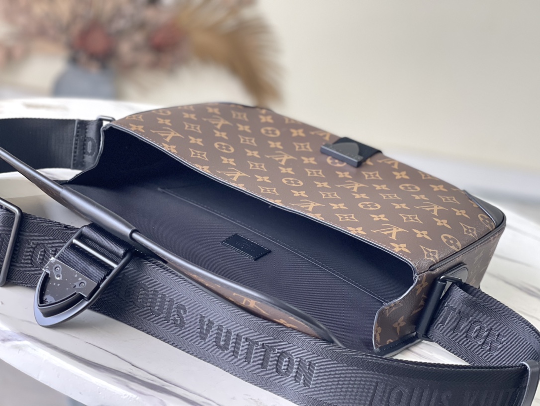 Louis Vuitton ARCHY Medium Messenger Bag 49385 - Image 2