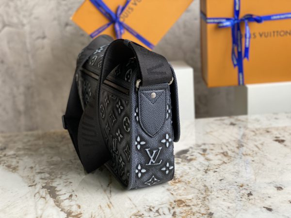 Louis Vuitton ARCHY Medium Messenger Bag for Men - Blue 36106 - Image 5