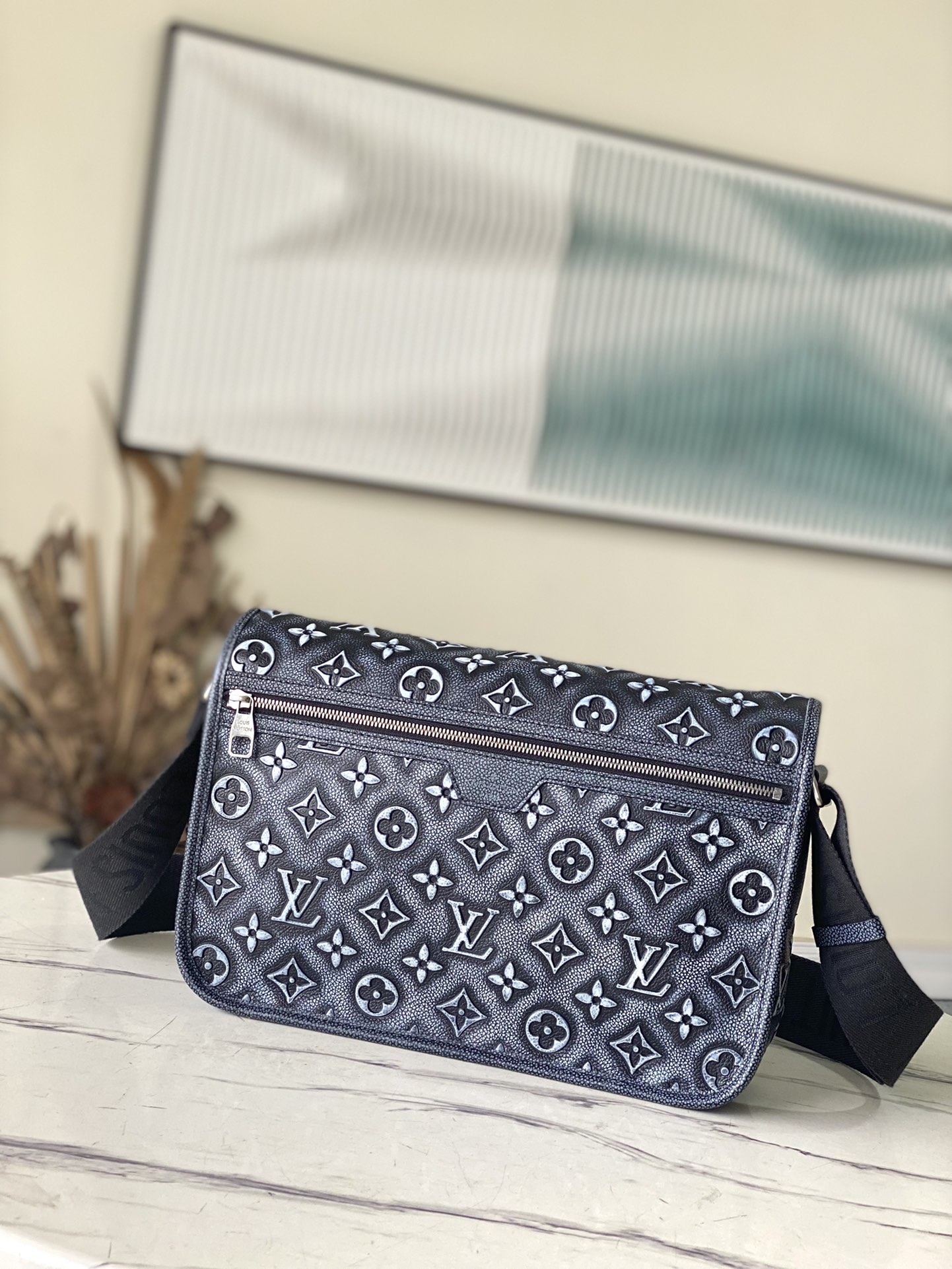 Louis Vuitton Archy Medium Messenger Bag 94784 - Image 2