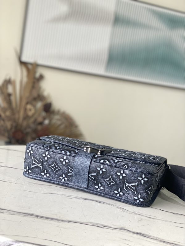 Louis Vuitton Archy Medium Messenger Bag 94784 - Image 4