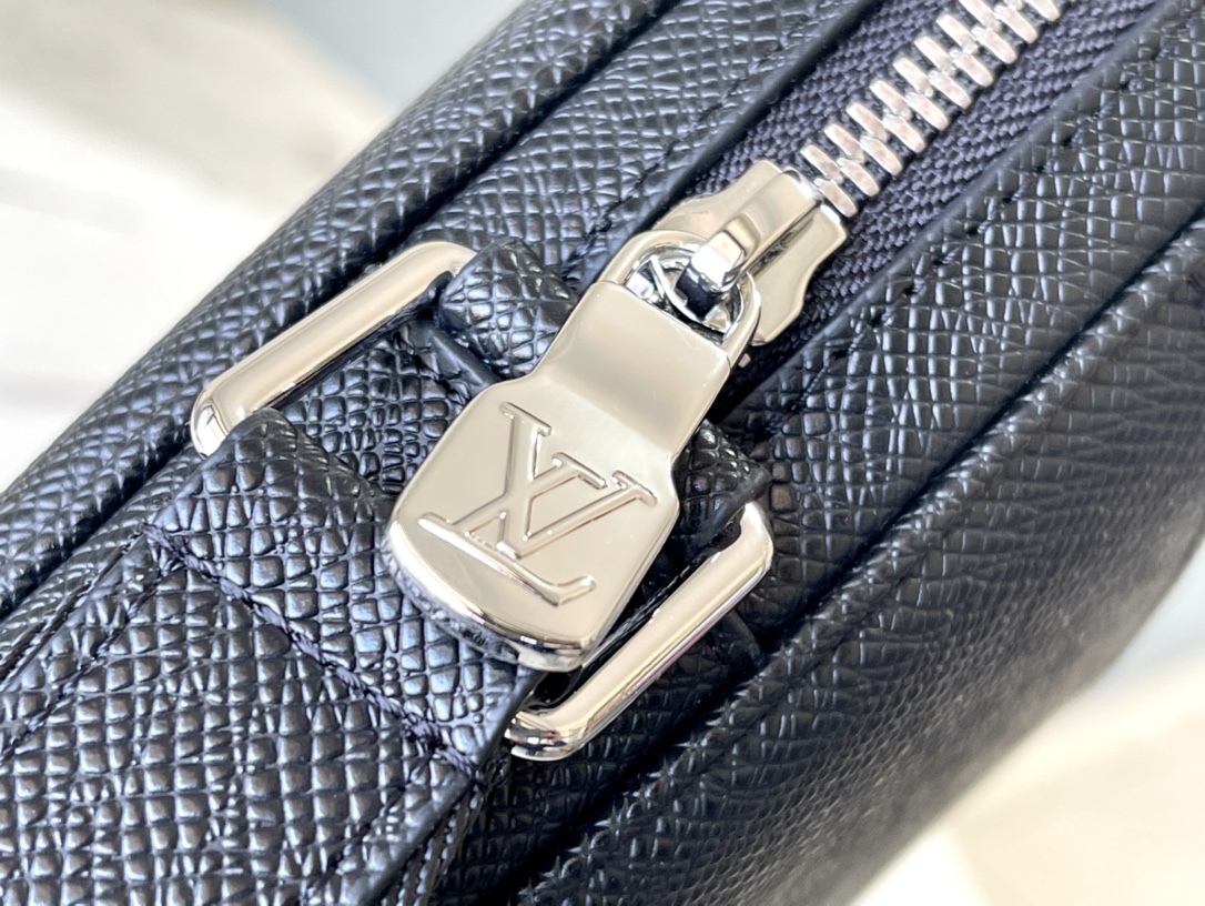 Louis Vuitton Alex BB Messenger Bag - Black 21267 - Image 2
