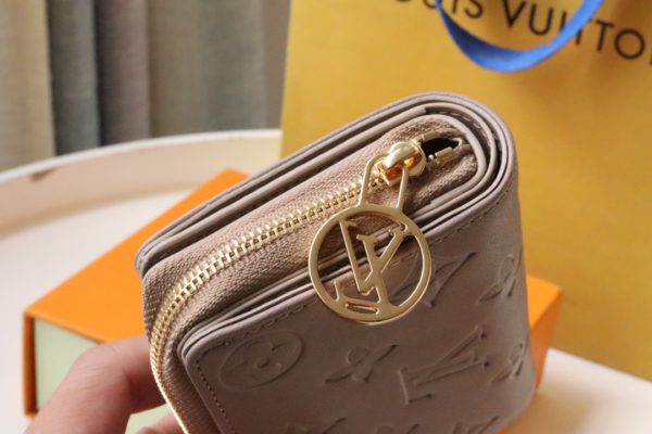 Louis Vuitton Lou Coussin Wallet - Cream 33188 - Image 4