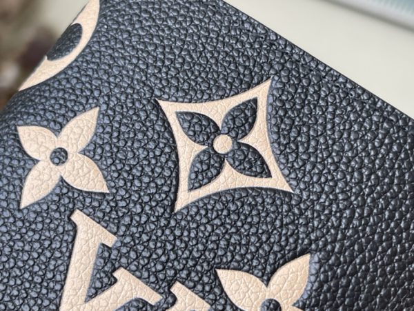 Louis Vuitton Gaudy Handbag 15178 - Image 7