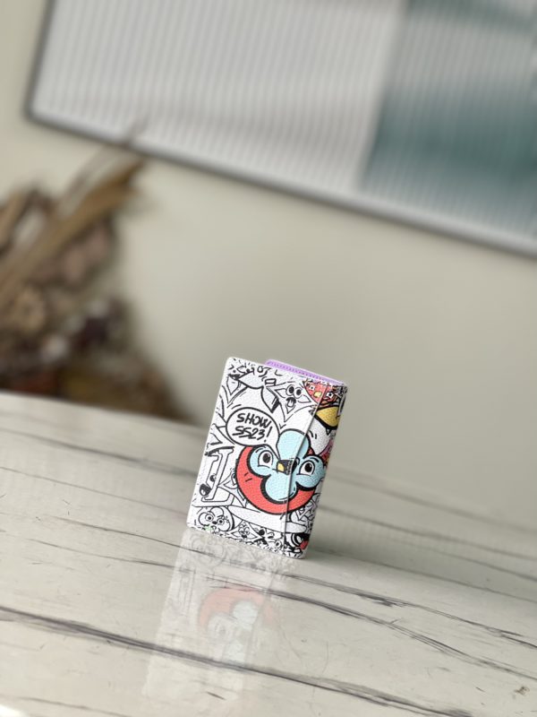 Louis Vuitton Monogram Comics Pocket Wallet 92439 - Image 2