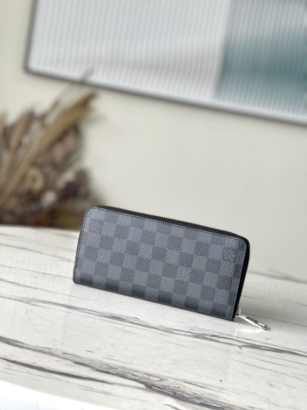Louis Vuitton Haig Zippy Vertical Wallet 22378