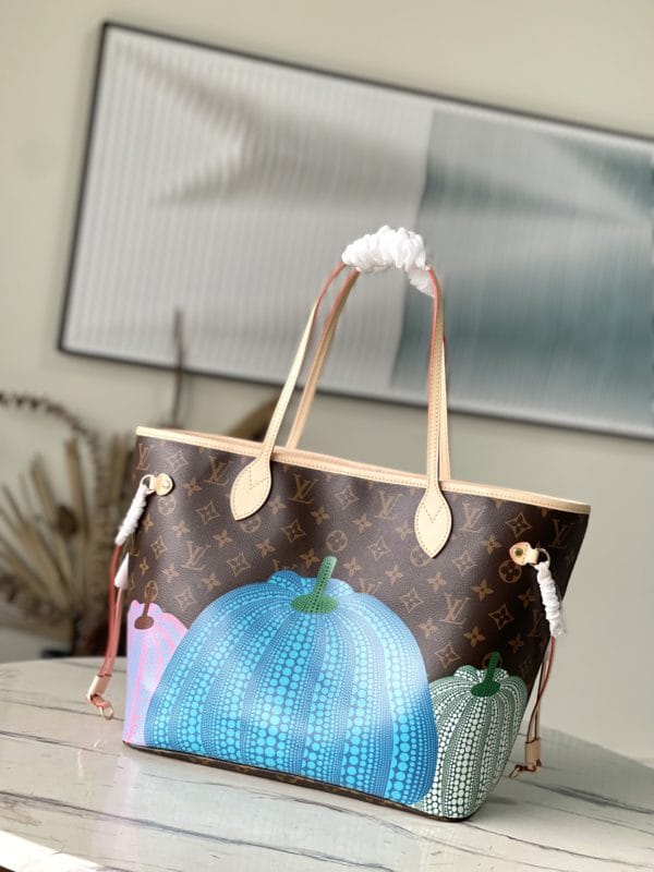 Louis Vuitton Neverfull Medium Handbag 34946 - Image 9