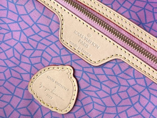 Louis Vuitton Neverfull Medium Handbag 34946 - Image 8